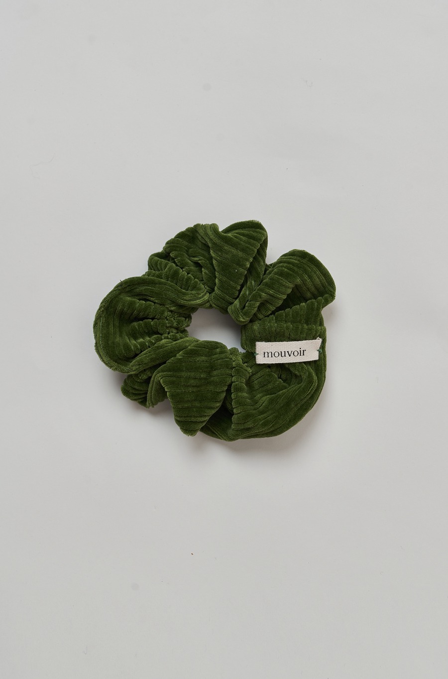 corduroy label scrunchie -garden green